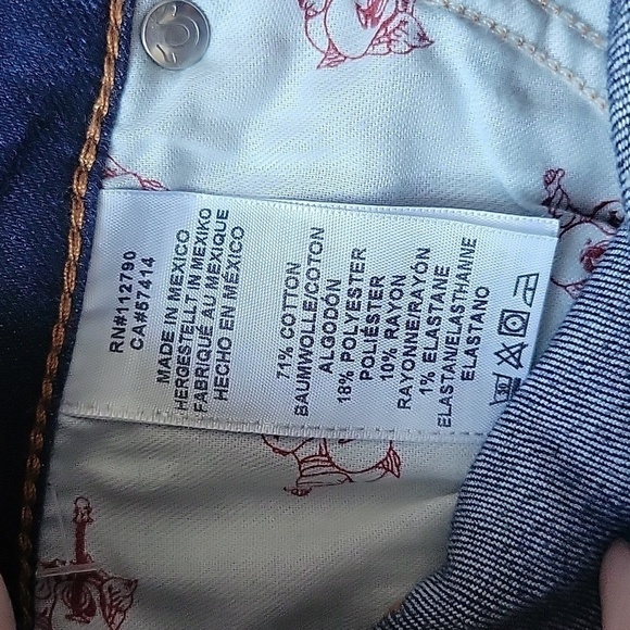 NWOT TRUE RELIGION CURVY CAPRI DISTRESSED SKINNY JEAN 27 - Picture 6 of 11